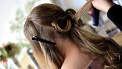 Hair Care Tips: ঘরোয়া টোটকায় দূরে থাকবে খুশকি