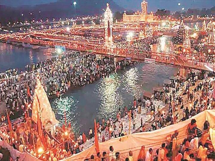 गंगा-यमुना के संगम वाले प्रयागराज में भी सरकार ने शराब पर ऐसे ही प्रतिबंध लगा रखे हैं. दरअसल यहां भी कोई धार्मिक स्‍थलों के पास मांस और शराब नहीं बेच सकता है. बता दें कि ये शहर पहले इलाहाबाद नाम से जाना जाता था.