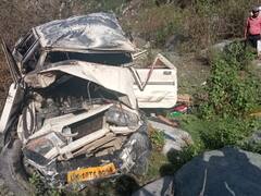 Tehri Garhwal Accident: टिहरी में 50 फीट गहरी खाई में गिरी यात्रियों से भरी बोलेरो, छह लोगों की दर्दनाक मौत