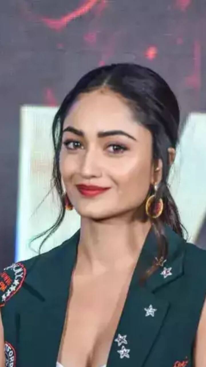 'ਆਸ਼ਰਮ 3' ਦੀ ਸਟ੍ਰੀਮਿੰਗ ਵੀ ਜਲਦੀ ਹੀ ਐਮਐਕਸ ਪਲੇਅਰ 'ਤੇ ਕੀਤੀ ਜਾਵੇਗੀ। ਇਸ ਤੋਂ ਪਹਿਲਾਂ ਆਸ਼ਰਮ 3 ਸਬੰਧੀ ਪ੍ਰੈੱਸ ਕਾਨਫਰੰਸ ਕੀਤੀ ਗਈ।