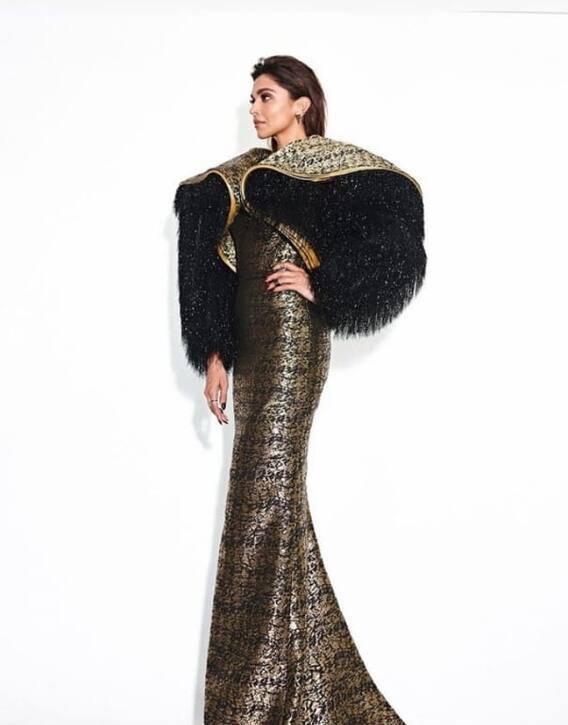 Deepika Padukon Cannes Look: कान्स से सामने आया दीपिका पादुकोण का नया लुक, ब्लैक एंड गोल्डन ड्रेस ने खींचा ध्यान