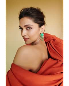 PHOTO : तुम हुस्न परी... कान्समध्ये दीपिकाच्या क्लासी अदा!