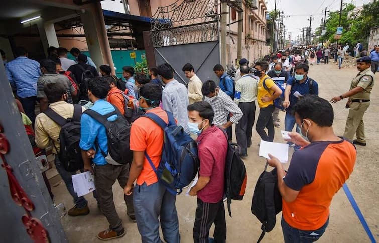 RRB NTPC CBT 2 Dates Clash With UPPSC PCS Prelims Candidates Demand Postponement RRB NTPC CBT 2 Exam Dates: একই দিনে দুই পরীক্ষা, সূচি পরিবর্তনের আর্জি চাকরিপ্রার্থীদের