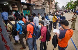 RRB NTPC CBT 2 Exam Dates: একই দিনে দুই পরীক্ষা, সূচি পরিবর্তনের আর্জি চাকরিপ্রার্থীদের