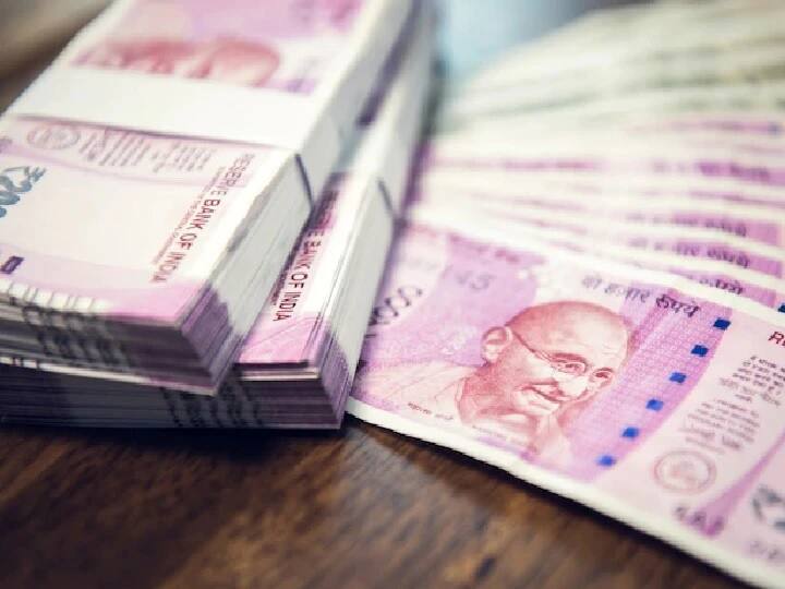 नैस्ले इंडिया- 16000 रुपये के स्टॉप लॉस और 18500 के टारगेट के साथ खरीदें. इसमें भी 10 प्रतिशत रिटर्न का अनुमान है.