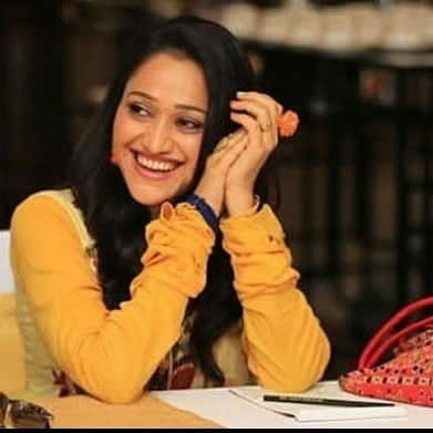 दिशा आणि तिचा मयूर पाडिया यांना पुत्ररत्न प्राप्त झालं आहे. दिशा यांच्या भावानं म्हणजेच मयूर वकानीनं  याबाबत माहिती दिली आहे. (photo:disha.vakani_/ig)