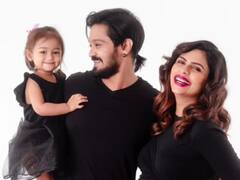 அடுத்த குழந்தைக்கு வெயிட்டிங்.... நகுல் - சுரபி ஸ்டைலிஷ் க்ளிக்ஸ்!