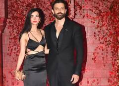 In PICS: ਕਰਨ ਜੌਹਰ ਦੀ ਜਨਮਦਿਨ ਪਾਰਟੀ 'ਚ ਗਰਲਫਰੈਂਡ ਸਬਾ ਨਾਲ ਪੋਜ਼ ਦਿੰਦੇ ਹੋਏ ਨਜ਼ਰ ਆਏ ਰਿਤਿਕ ਰੋਸ਼ਨ, ਜਲਦ ਹੀ ਵਿਆਹ ਕਰਨਗੇ?