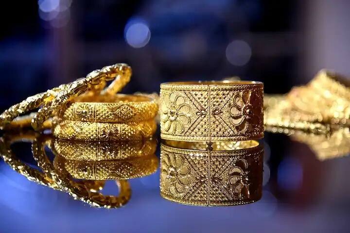 gold rate today gold and silver price in on 26 may 2022 gold and silver rate hike down today marathi news Gold Rate Today : सोन्याच्या किमतीत किरकोळ घसरण; जाणून घ्या 10 ग्रॅम सोन्याचे दर