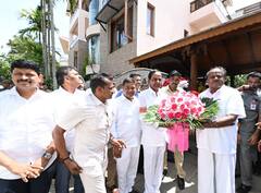 IN PICS | Telangana CM KCR Meets Former PM HD Deve Gowda In Bengaluru
