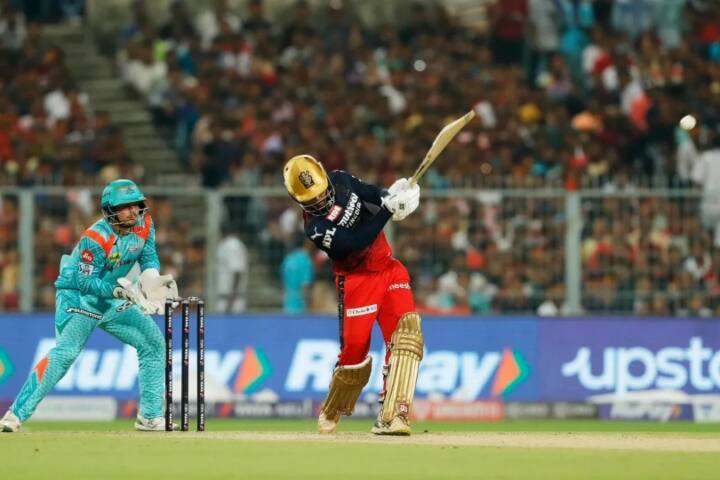 Rajat Patidar scored 20 runs in over of Krunal Pandya 3 fours 1 six In Eliminator match against Lucknow Super Giants Watch Video: रजत पाटीदार ने क्रुणाल पांड्या के ओवर में लगाए लगातार तीन चौके और 1 छक्का, देखें वीडियो