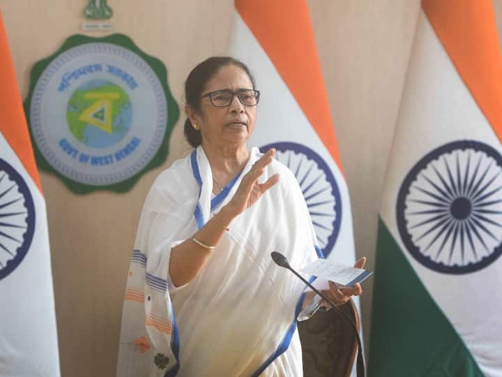 Mamata Banerjee cabinet decision: CM not Governor as the state run universities Chancellor West Bengal: ममता बनर्जी कैबिनेट का बड़ा फैसला, गवर्नर की जगह अब सीएम होंगी स्टेट यूनिवर्सिटी की चांसलर