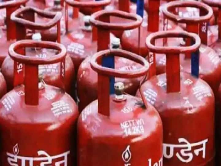 LPG Cylinder Price:19 kg Commercial Gas Cylinder price reduced rupees 36 today in Delhi, Mumbai, Patna, Bihar, Punjab, Bhopal, Ranchi LPG Cylinder Price: 1अगस्त को कमर्शियल LPG के दाम हुए कम, जानिए दिल्ली से मुंबई और पटना तक कितना सस्ता हुआ आज सिलेंडर