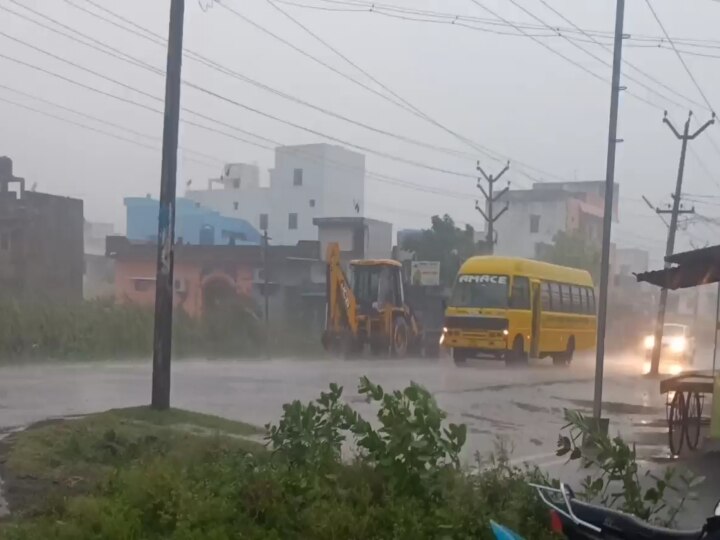 காஞ்சிபுரம் சுற்றுவட்டாரப் பகுதிகளில் கொட்டித் தீர்க்கும் கனமழை..