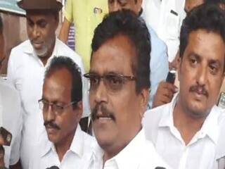 தேனி: ABP நாடு செய்தி எதிரொலி ”வடக்கு , தெற்கு மாவட்ட செயலாளர்கள் எங்களுக்குள் எந்த பிரச்சனையும் இல்லை” தங்கதமிழ்ச்செல்வன் விளக்கம்