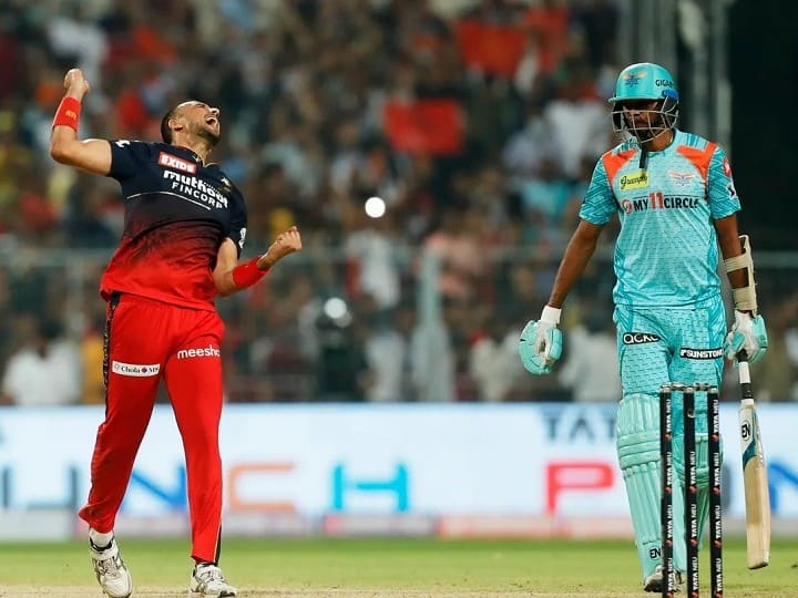 Harshal Patel Josh Hazlewood change RCB vs LSG game in Last three over Eliminator Match IPL 2022 RCB vs LSG: लखनऊ के हाथ में थी जीत, आखिरी तीन ओवर में ऐसे पलट गया मैच