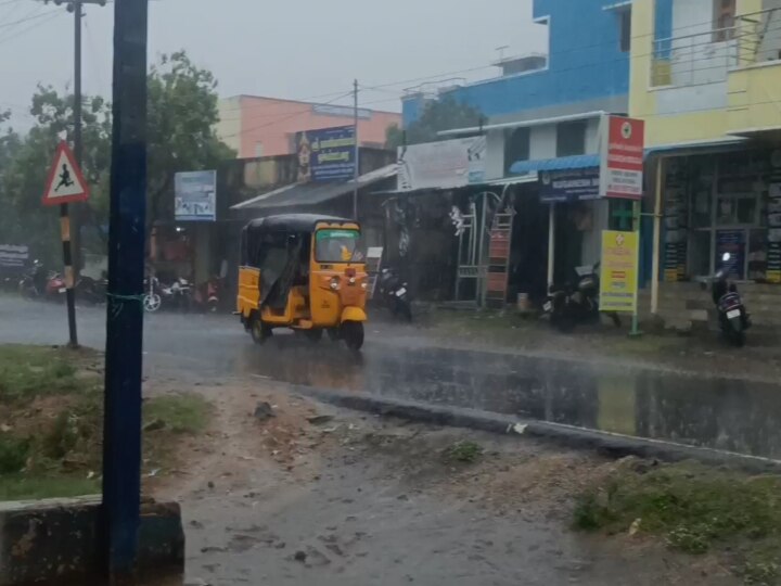 காஞ்சிபுரம் சுற்றுவட்டாரப் பகுதிகளில் கொட்டித் தீர்க்கும் கனமழை..