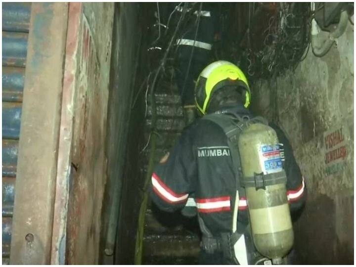 Fire hazard in most buildings of Chandigarh, fire safety certificate not taken Chandigarh News: चंडीगढ़ की अधिकतर इमारतों में है आग का खतरा, नहीं लिया गया फायर सेप्टी सर्टिफिकेट