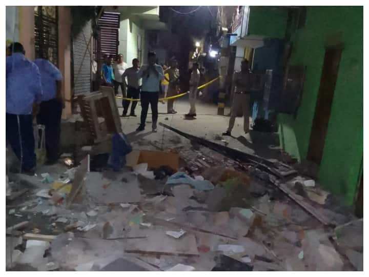 Delhi: Blast In Chhatarpur Area Leaves Three Injured, 2 Floors Of Building Damaged Delhi: Blast In Chhatarpur Area Leaves Three Injured, 2 Floors Of Building Damaged