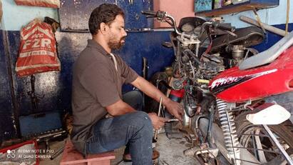 Mechanic Kannappan who lost his sight but did not lose his self confidence. பார்வையை இழந்தாலும் நம்பிக்கை இழக்காத  மெக்கானிக் கண்ணப்பன்.. ஒரு தன்னம்பிக்கை கதை..