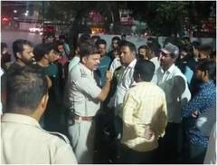 Indore Crime News: डीजे वाले ने नहीं पूरी की फरमाइश तो सरेआम जड़ दिया थप्पड़, उसके बाद जो हुआ उसे जानकार उड़ जाएंगे होश
