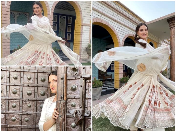 Himanshi Khurana Pics: पंजाब की फेमस मॉडल, एक्ट्रेस और सिंगर हिमांशी खुराना (Himanshi Khurana) सोशल मीडिया पर छाई रहती हैं. वह अक्सर अपनी खूबसूरत तस्वीरें अपने फैंस के लिए शेयर करती रही हैं. इसी कड़ी को आगे बढ़ाते हुए हिमांशी ने अपनी बेहद प्यारी तस्वीरें इंस्टाग्राम हैंडल पर शेयर की हैं. सफेद अनारकली सूट में वे बला की खूबसूरत लग रही हैं. फैंस भी उनकी तारीफ करते नहीं थक रहे हैं.