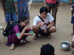 Bastar News: विदेशी पर्यटकों को लुभा रही बस्तर की खूबसूरत झोपड़ियां, जानिए क्या है यहां के होमस्टे की खासियत