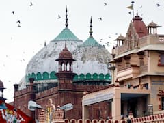 Mathura: क्या विवादित जमीन जन्मभूमि ट्रस्ट को दी जाएगी? ईदगाह मस्जिद हटाए जाने की याचिका पर सुनवाई शुरू, बढ़ाई गई कोर्ट की सुरक्षा