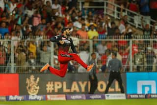 लखनौचा पराभव केल्यानंतर आरसीबीचे हटके सेलिब्रेशन