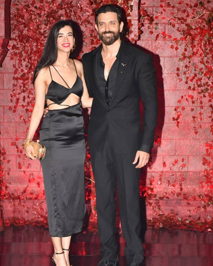 तो वहीं रेड कार्पेट पर पहली बार ऋतिक भी अपनी दिलरुबा सबा आजाद के साथ हाथों में हाथ डाले दिखाई दिए.