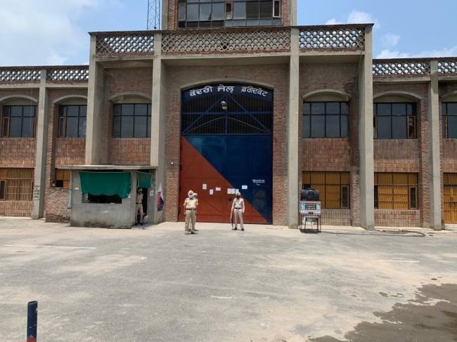 Faridkot Central Jail, inmates demanded ransom from the families of their accomplices, case filed against 2 ਜੇਲ੍ਹ 'ਚੋਂ ਚੱਲ ਰਹੀ ਬਦਮਾਸ਼ੀ! ਹਵਾਲਾਤੀਆਂ ਨੇ ਫੋਨ ਕਰ ਆਪਣੇ ਹੀ ਸਾਥੀਆਂ ਦੇ ਪਰਿਵਾਰਾਂ ਤੋਂ ਮੰਗੀ ਫਿਰੌਤੀ