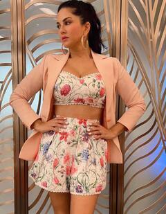 Actress Sunny Leone: என் செல்லப் பேரு ஆப்பிள்.. நடிகை சன்னி லியோன் லேட்டஸ்ட் க்ளிக்ஸ் !