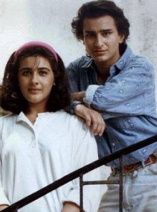 अब चूकि अमृता सिंह सैफ से काफी सीनियर थीं, ऐसे में उन्हें बतौर स्ट्रगलर एक बात सैफ की पसंद नहीं आई. दरअसल, फोटोशूट के दौरान सैफ अमृता के कंधे पर हाथ रख कर खड़े हो गए थे. हालांकि, अदाकारा ने उस वक्त उनसे कुछ कहा नहीं था.