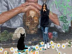 Adah Sharma Photos: వెనుక పుర్రెబొమ్మ, పక్కన నల్లపిల్లి-అదా శర్మ ఫొటోస్ వైరల్