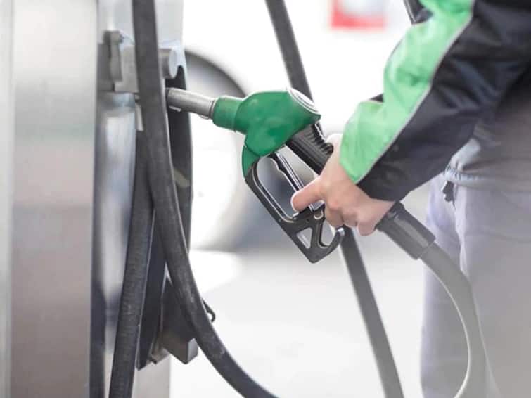 petrol pump owners call no purchase fuel agitation on 31st May 2022 people may suffer Petrol Diesel : पेट्रोल पंप चालकांचा इंधन खरेदी न करण्याचा निर्णय;  वाहन चालकांना फटका बसणार?