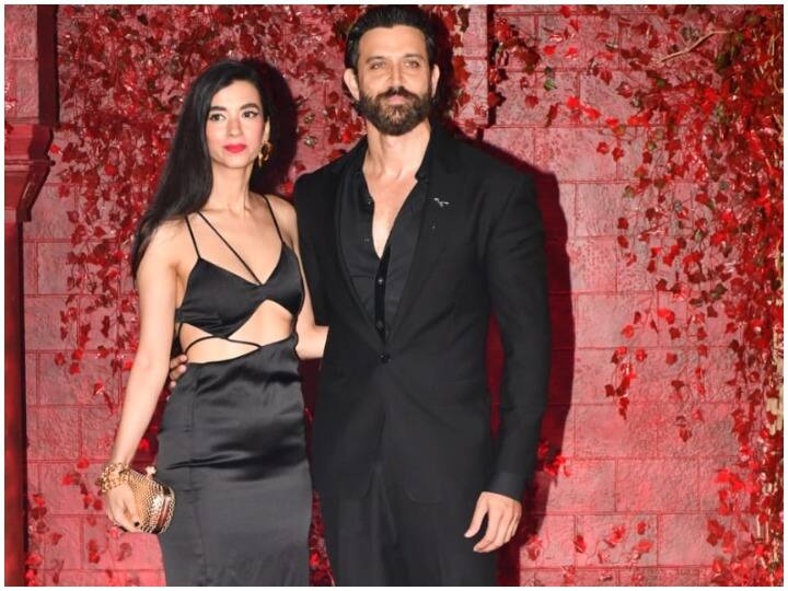 बॉलीवुड के पॉपुलर फिल्ममेकर में से एक माने जाने वाले करण जौहर ने 25 मई को अपना 50वां बर्थडे सेलिब्रेट किया. इस खास मौके पर तमाम फिल्म इंडस्ट्री इस बैश में हिस्सा लेने पहुंचीं. लेकिन सबसे ज्यादा लाइमलाइट जिस जोड़ी ने लूटी, वो थी ऋतिक रोशन और सबा आजाद की.