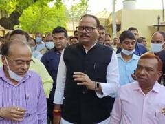 Sultanpur News: जिला अस्पताल का निरीक्षण करने पहुंचे डिप्टी सीएम ब्रजेश पाठक, अधिकारियों को दिए ये निर्देश