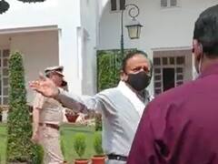 LG शपथ ग्रहण के दौरान पूर्व स्वास्थ्य मंत्री हर्षवर्धन की 'घोर बेइज्जती', कहा- अधिकारी ने सीट रिजर्व बता कर उठाया तो उठ गया