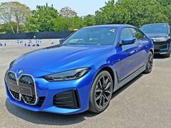 प्रीमियम लूक, लक्झरी फीचर्स; सिंगल चार्जमध्ये BMW i4 देते 590KM ची रेंज