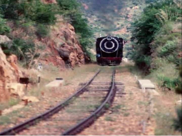 Madurai to Theni train service resumed by Prime minister Modi Madurai to Theni : 12 மணிநேர காத்திருப்பு.. மதுரை டூ தேனி ரயில்சேவை மீண்டும் தொடங்கியது..