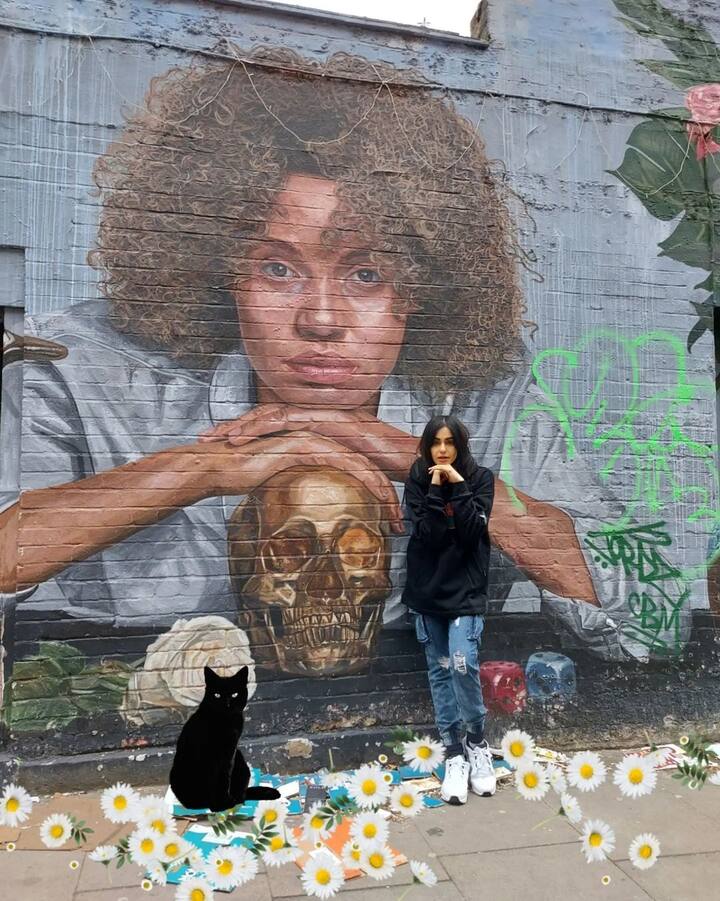 నితిన్ 'హార్ట్ ఎటాక్' సినిమాతో తెలుగు ఇండస్ట్రీకి పరిచయం అయిన బ్యూటీ అదా శర్మ. పూరీ జగన్నాథ్ దర్శకత్వంలో తెరకెక్కిన ఈ సినిమా పర్వాలేదనిపించినా అదాకి చెప్పుకోదగిన అవకాశాలు మాత్రం రాలేదు. సన్ ఆఫ్ సత్యమూర్తి, సుబ్రమణ్యం ఫర్ సేల్, గరం, క్షణం, కల్కి సినిమాల్లో నటించిందినా పెద్దగా కలసిరాలేదు.