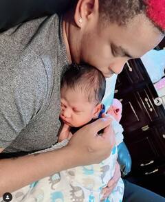 Shimron Hetmyer: রঙিন চুলের হেটমায়ারের মতোই সুন্দরী তাঁর স্ত্রী, ছবি দেখলে চোখ ফেরাতে পারবেন না