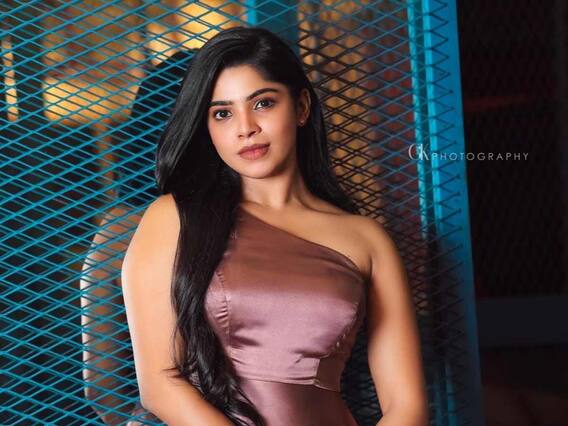 Divyabharathi photos: 'బ్యాచిలర్' బ్యూటీ దివ్యభారతి హాట్ ఫోజులు Divyabharathi photos: 'బ్యాచిలర్' బ్యూటీ దివ్యభారతి హాట్ ఫోజులు