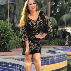 પૂલ કિનારે શોર્ટ બ્લેક ડ્રેસમાં રાની ચેટર્જીએ આપ્યા બોલ્ડ પોઝ