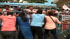 SSC Scam: বাম ছাত্র-যুব মিছিল ঘিরে করুণাময়ীতে ধুন্ধুমার, টেনে-হিঁচড়ে বামকর্মীদের ভ্যানে তুলল পুলিশ।Bangla News