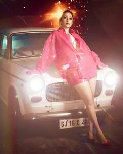 Tamannaah Bhatia Pics : ਪਿੰਕ ਆਊਟ ਫਿਟ 'ਚ ਕਹਿਰ ਢਾਹ ਰਹੀ ਤਮੰਨਾ ਭਾਟੀਆ, ਗਲੈਮਰਸ ਅੰਦਾਜ਼ ਨੇ ਵਧਾਇਆ ਪਾਰਾ