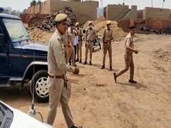 Baghpat: बदमाशों नें स्कूल के गेट पर की ताबड़तोड़ फायरिंग,  प्रधानाचार्य, 2 छात्राएं और अभिभावक हुए घायल