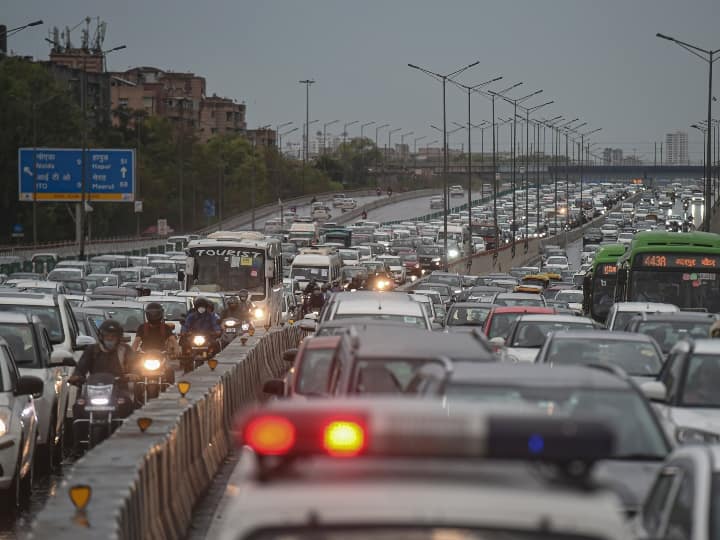 Delhi government will change face of 12 roads 16 crore rupee approved These routes will include Delhi News: दिल्ली-नोएडा का सफर होगा आसान, अक्षरधाम मंदिर के सामने की सड़क की होगी मरम्मत