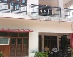 Pratapgarh News: प्रतापगढ़ में टीचर के घर से लाखों के गहने चोरी, गैस कटर से ग्रिल काटकर घुसे थे बदमाश