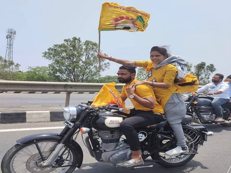 Ongole Police issues traffic advisory for vehicles who attends to TDP Mahanadu TDP Mahanadu: మహానాడుకు వెళ్లే వారికి పోలీసులు కీలక సూచనలు, ఇవి పాటిస్తే చాలా ఈజీగా వెళ్లిరావొచ్చు